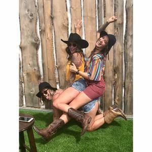 Meet your Posher, Alicia